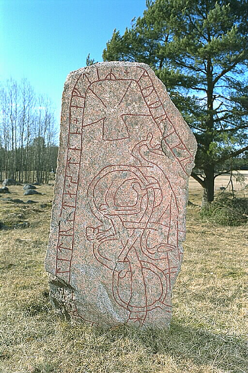 Runes written on runsten, röd granit. Date: V
